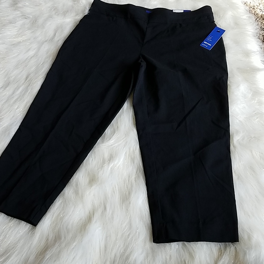 Apt.9 Capris 💎$5 when you bundle 5 💎